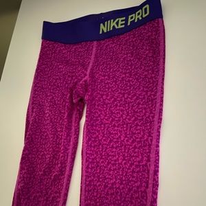Not for sale ⭐️4 for $20⭐️ Girls Nike Pro Carpi